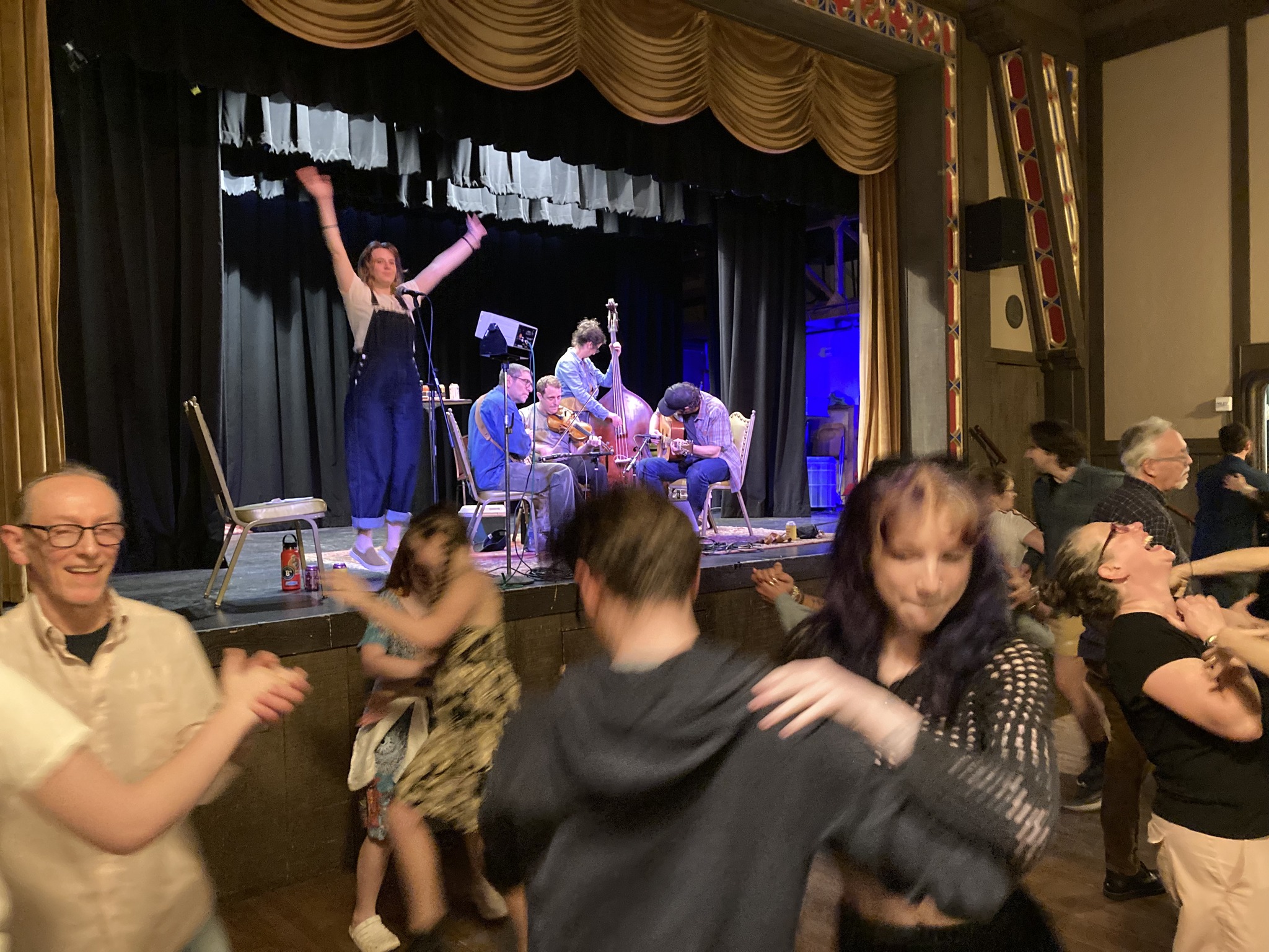 East Bay Square Dance with caller Robin Fischer, Round Top Stringband