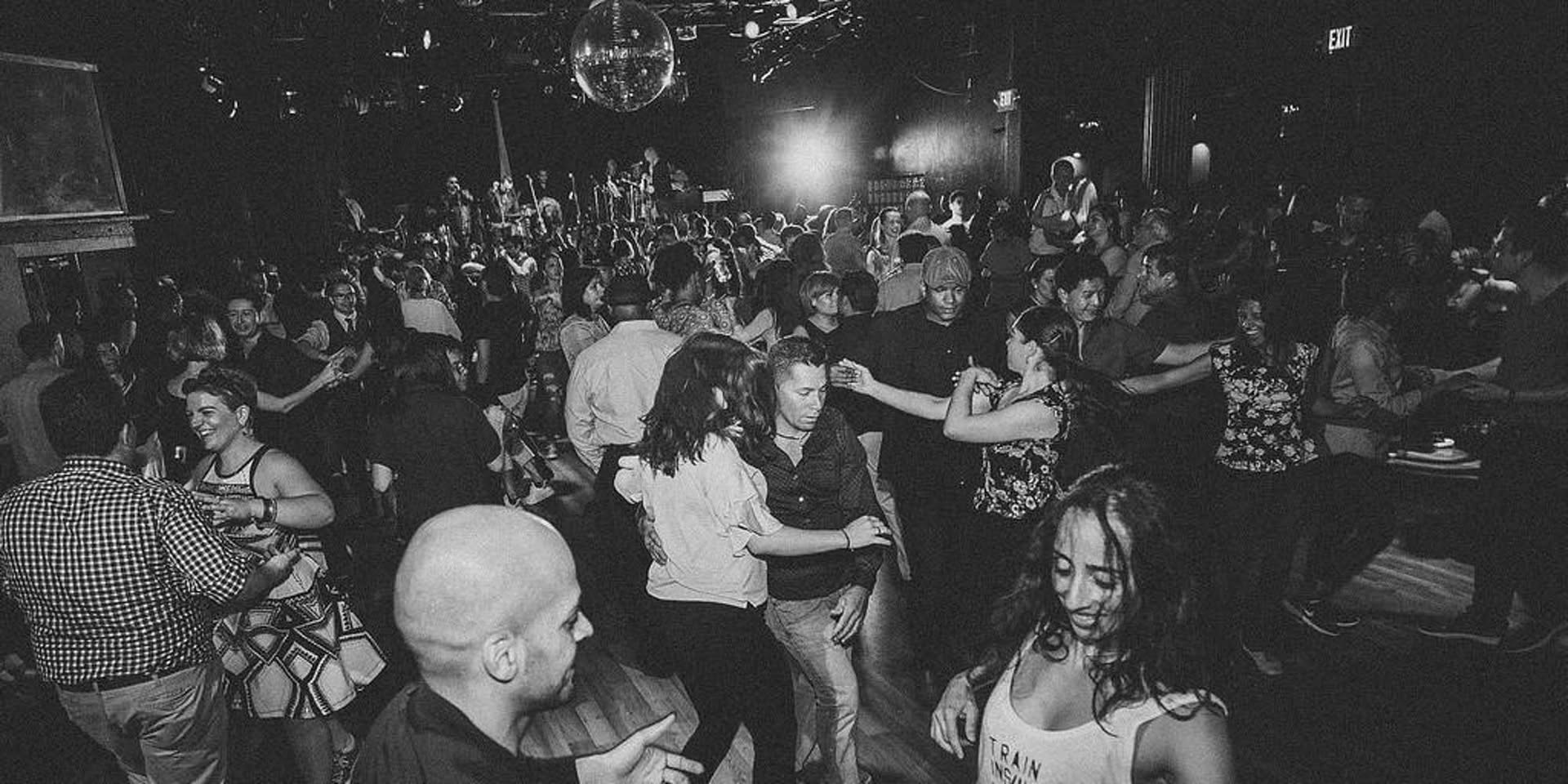 Orq. ORIGINAL - Live Salsa, Bachata & Reggaeton Loft - Dance Lessons 8p