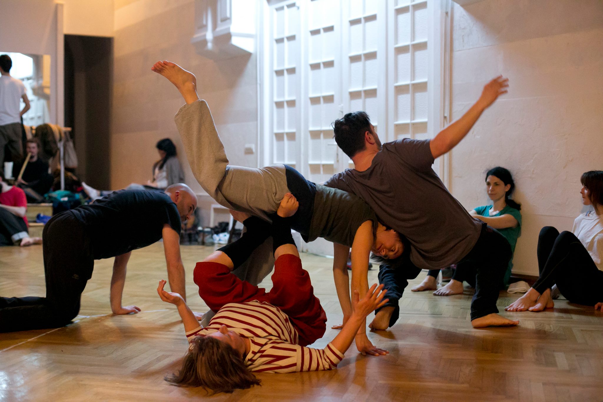 One week of Contact Improv Jams in Bucharest