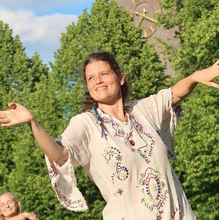 TANZ IN DEN MAI - Tanzreise von Sandra Shesaya