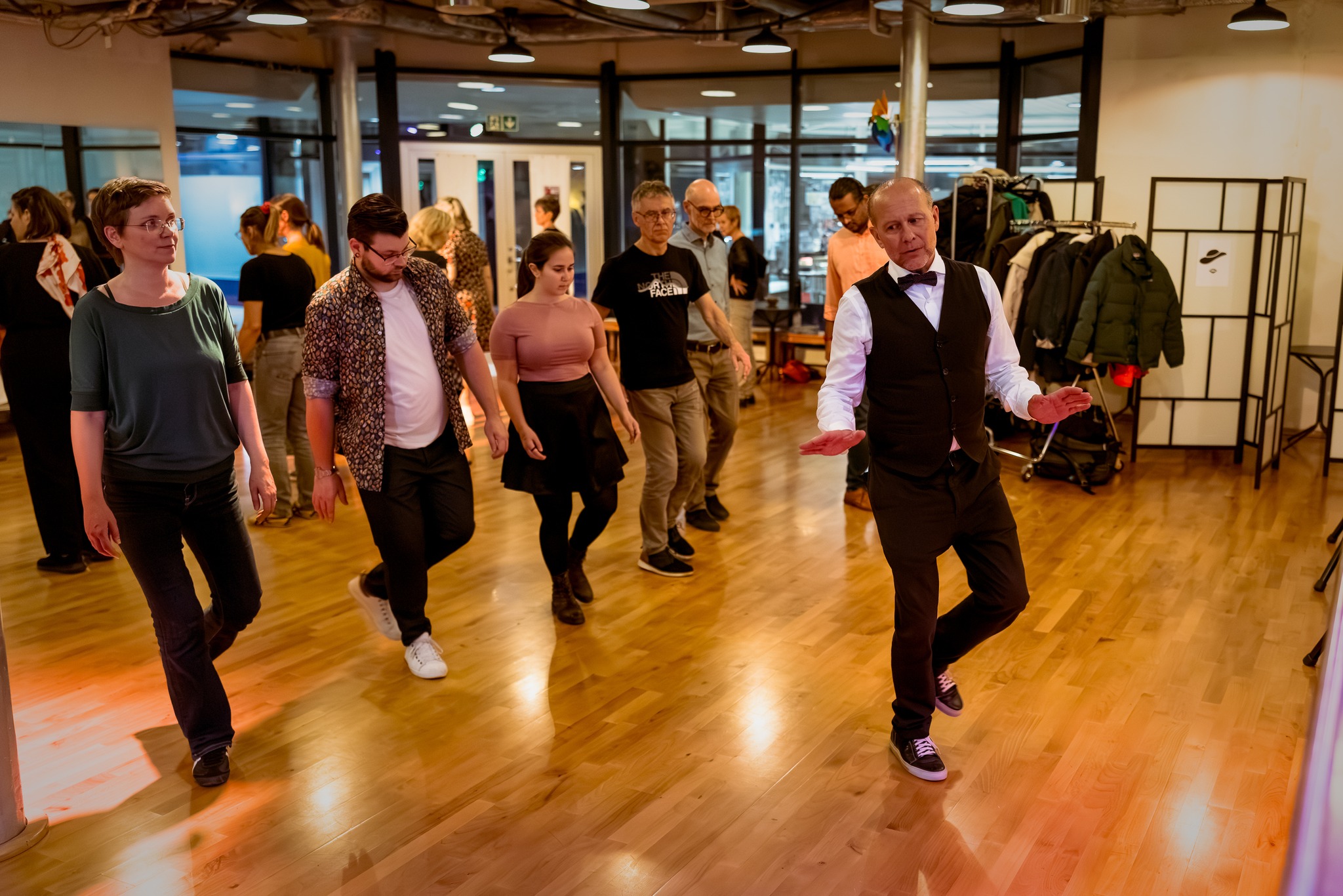 Lindy Hop 3 - Beginners' course with Matej & Kristin