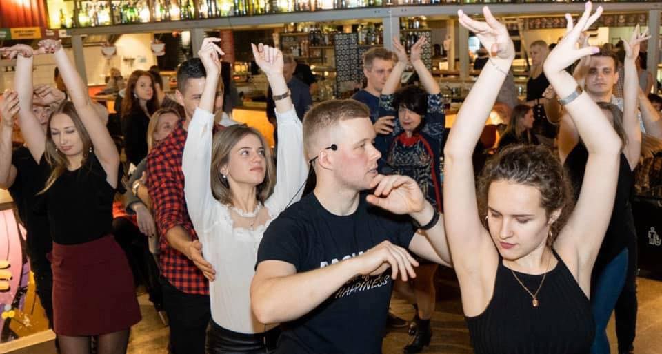 Sensual Bachata class - Beginners Improvers - join in and enjoy