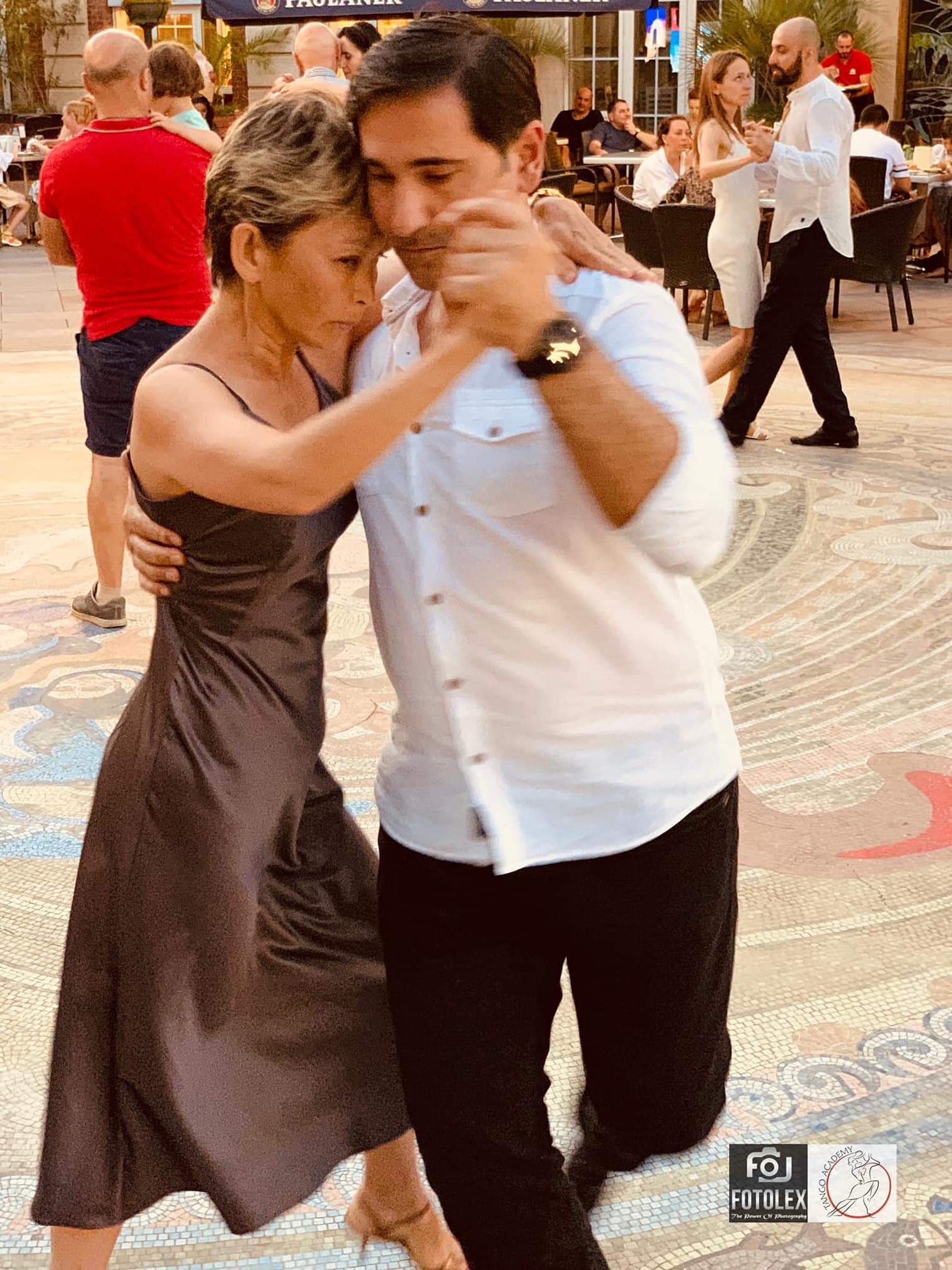 Argentine tango lesson. Beginner group