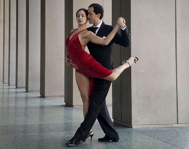 Hernan Brusa teaching Milonga Class