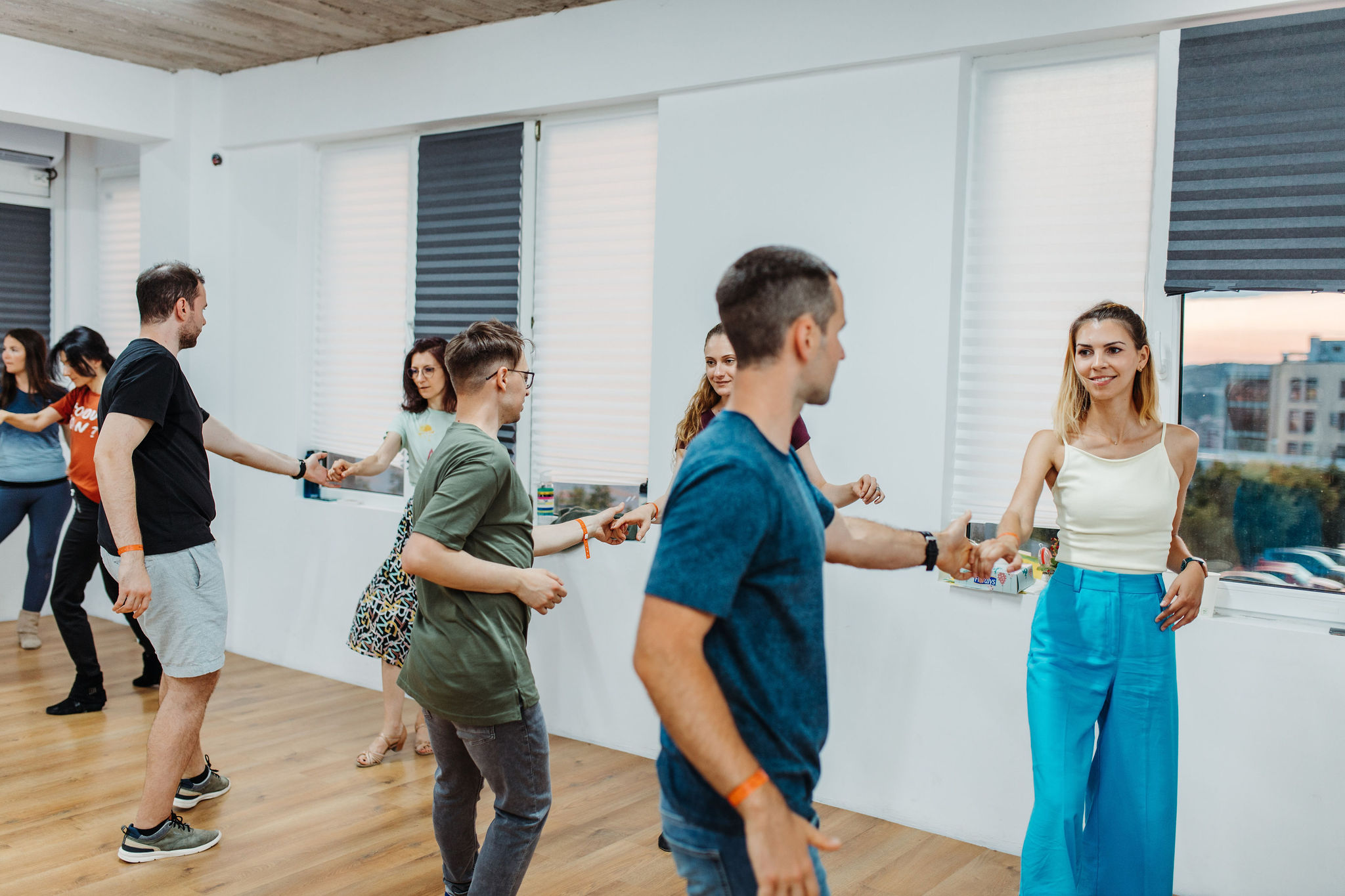 Swing, let's swing - Cursuri de dans pentru incepatori