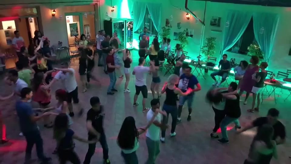 Curs dans - bachata & salsa (2 lectii cadou)
