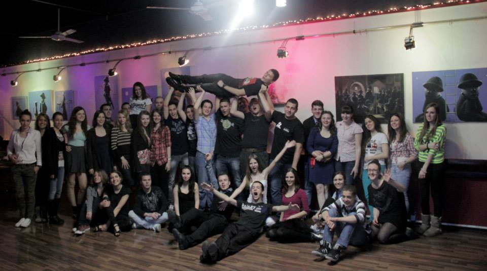 SREDNJOŠKOLSKA TANGO ŽURKA! :)