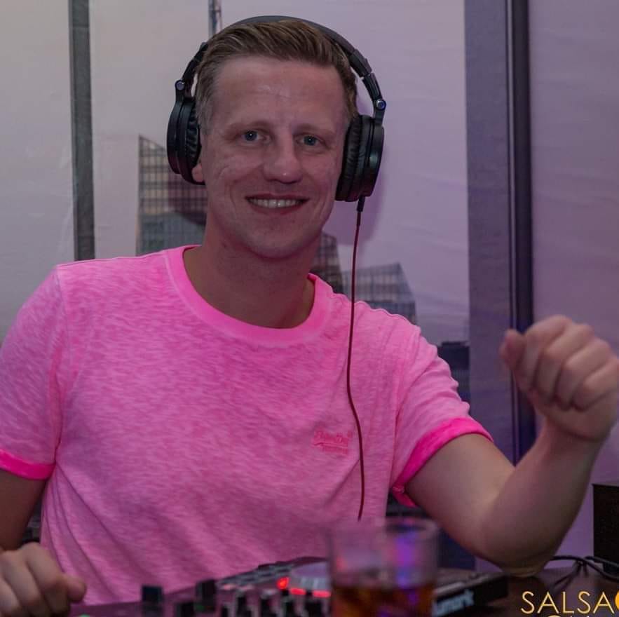 Sensual Sunday mit DJ Max