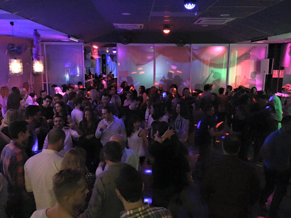 FIESTA DE REYES 5 DE ENERO EN AGORA SALSA