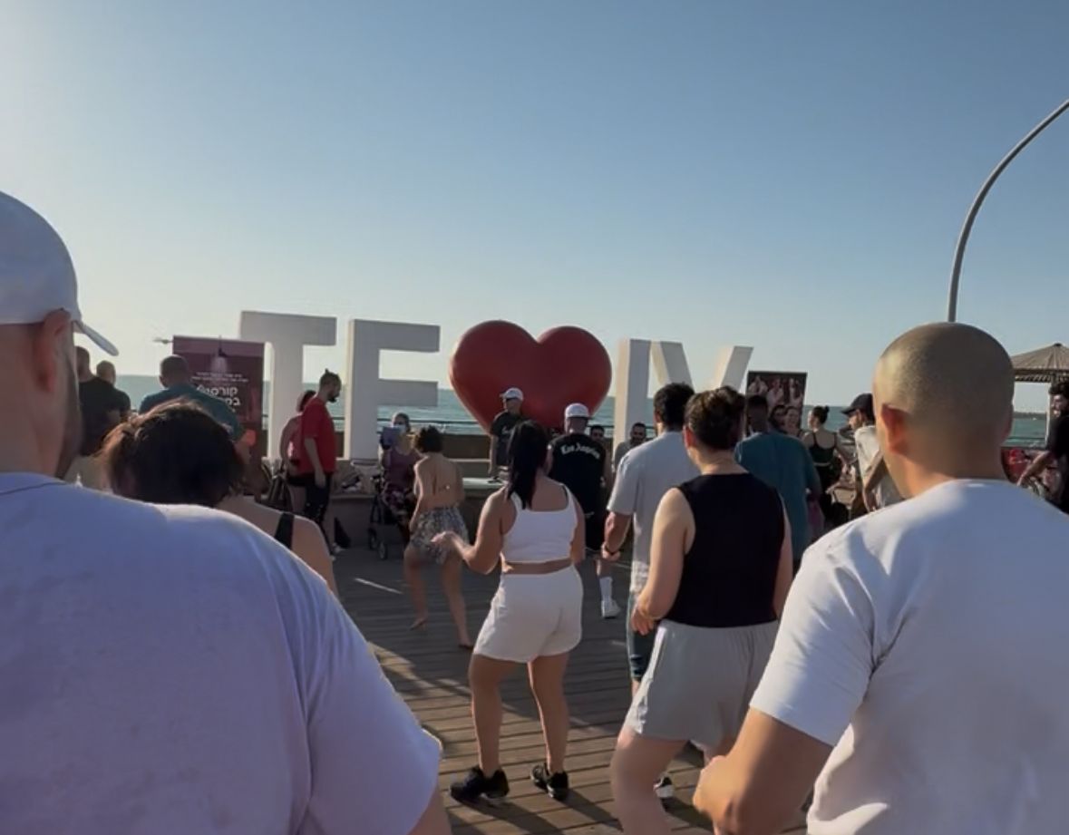 מסיבת רחוב לטינית בנמל תל אביב - כל שבת 15:00-17:00