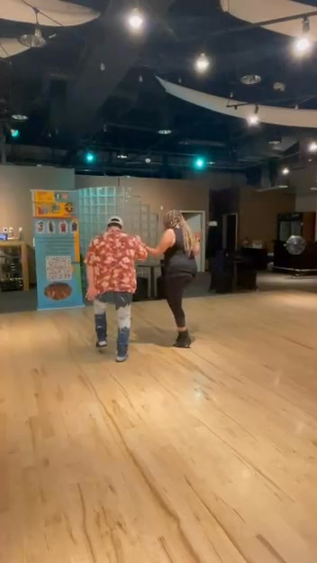 Manic Mondays with Salsamante Dance Academy
