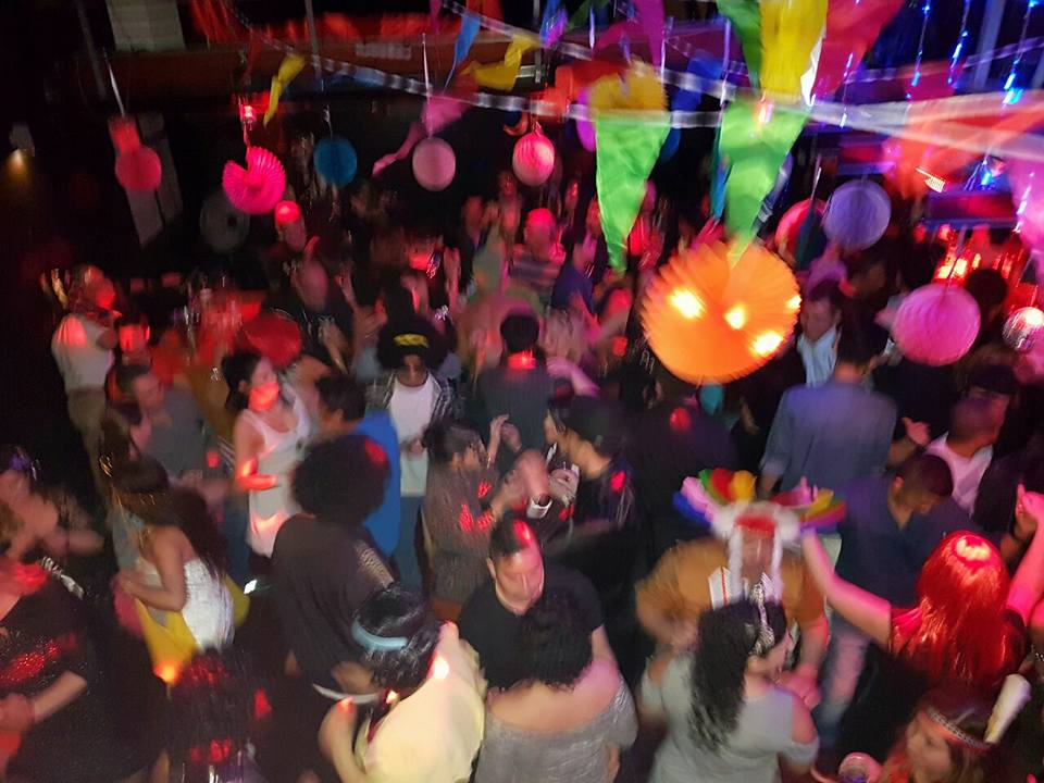 Viernes De Salsacarlosשישי של סלסה קרלוס.