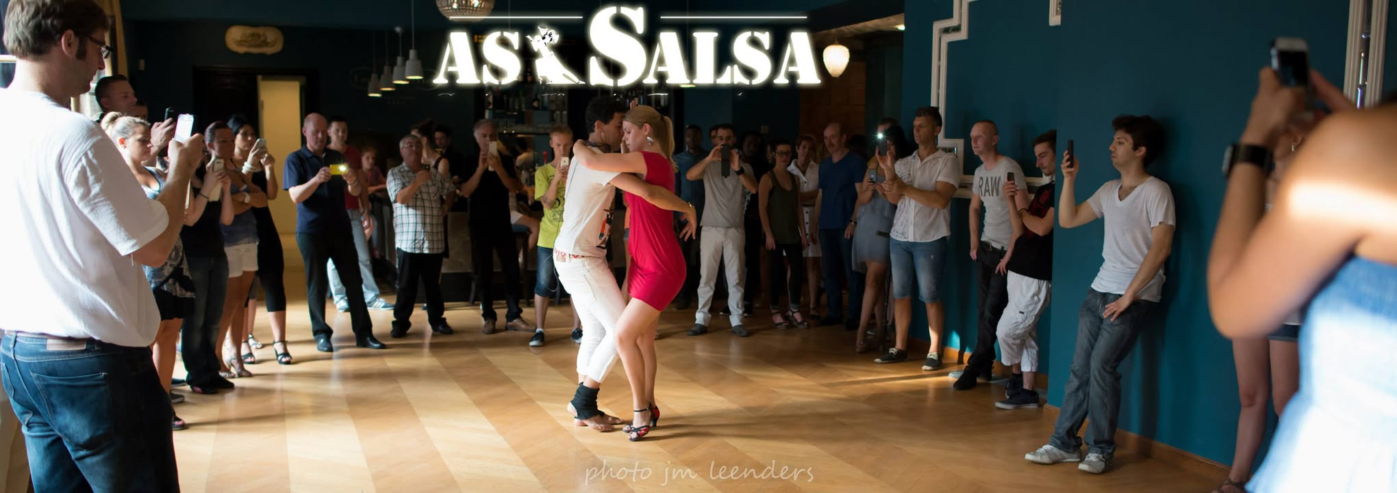 LATIN SUNDAY'S "COURS & SOIREE (Bachata, Salsa & Kizomba)"