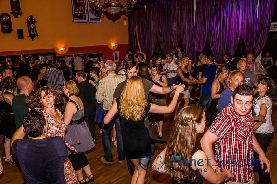 SUNDAY NIGHT SALSA im DON CARLITOS "Erste Party nach der Sommerpause"