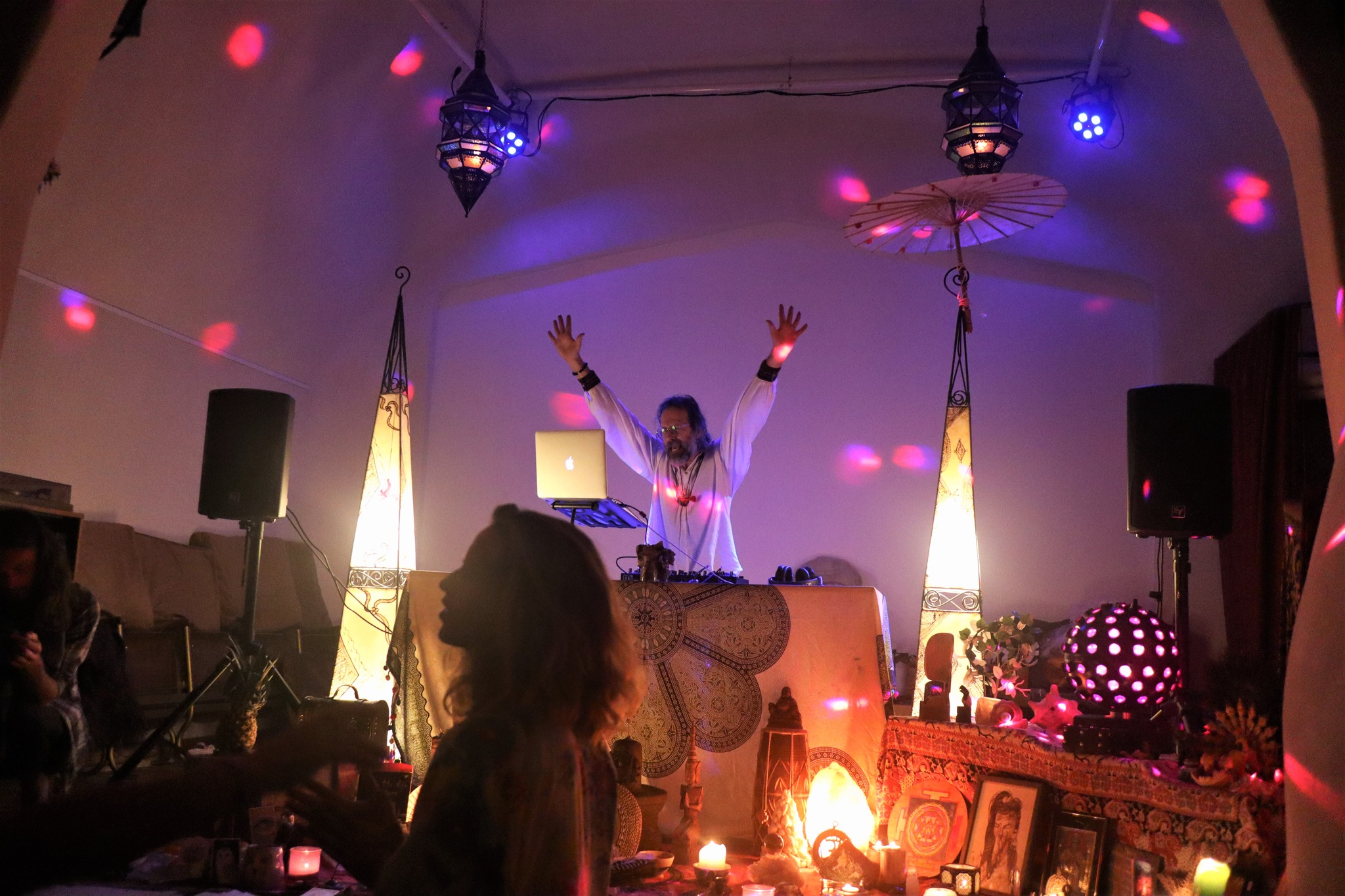 BonoBOS Winter Sunday Ecstatic Dance + Belly2Belly, Singing Circle & Sauna