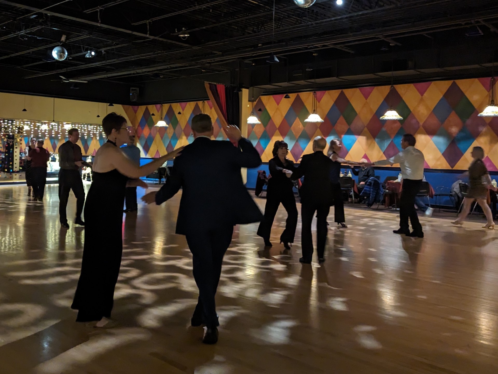 Learn2Dance2: Waltz, Cha Cha & Salsa, 12 week group class by Mindy Ross