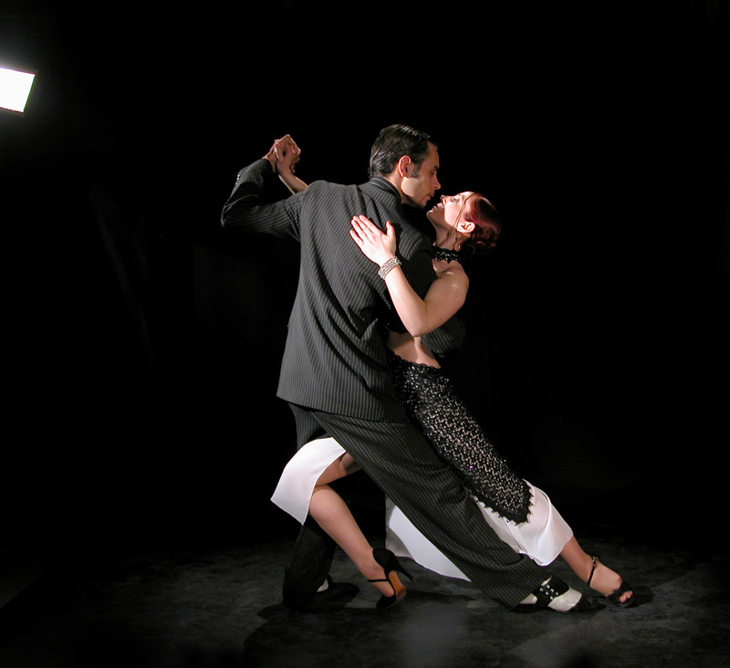 Dal mese di OTTOBRE 2013 Corso di TANGO ARGENTINO e MILONGA livello PRINCIPIANTE con i Maestri PATRIZIA PONTECORVO e MAURO LORETI