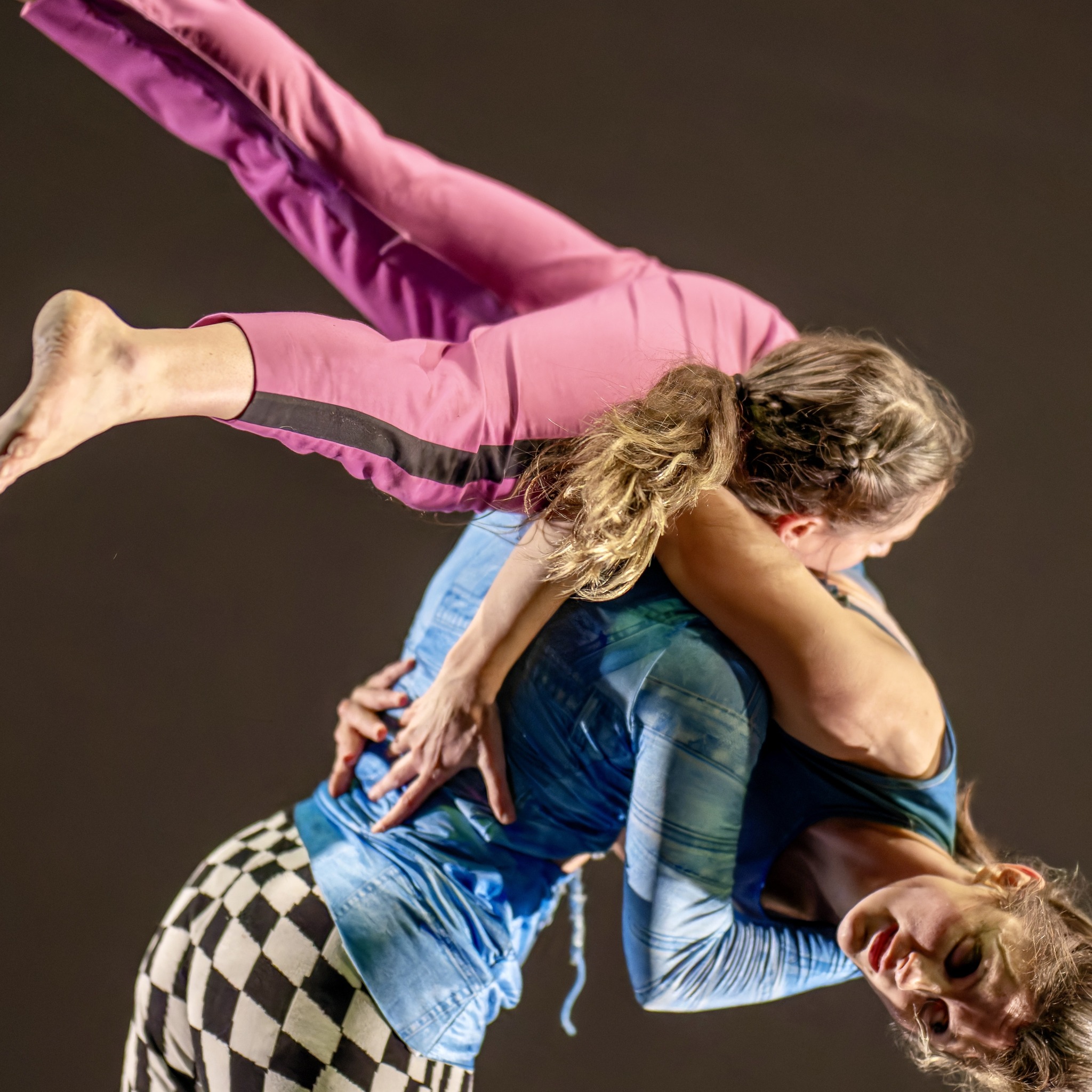 Hour warm-up taught by Emily Jones this Sunday the 11th at the Santa Monica CI Jam with music!