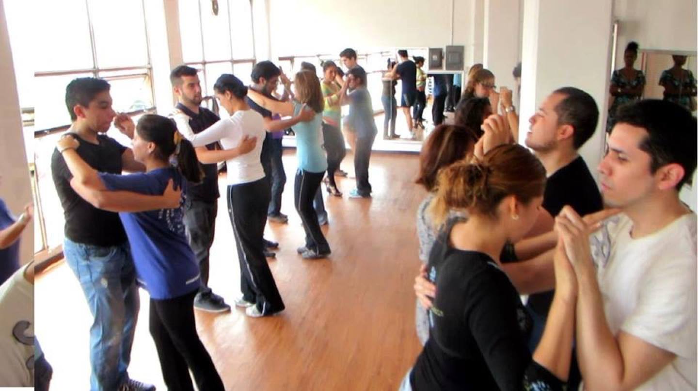 Gratis Clase de Salsa y Cumbia