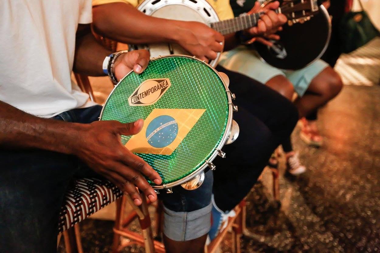SAMBA Brincadeira TEM HORA no CAFÉ Do Brasil