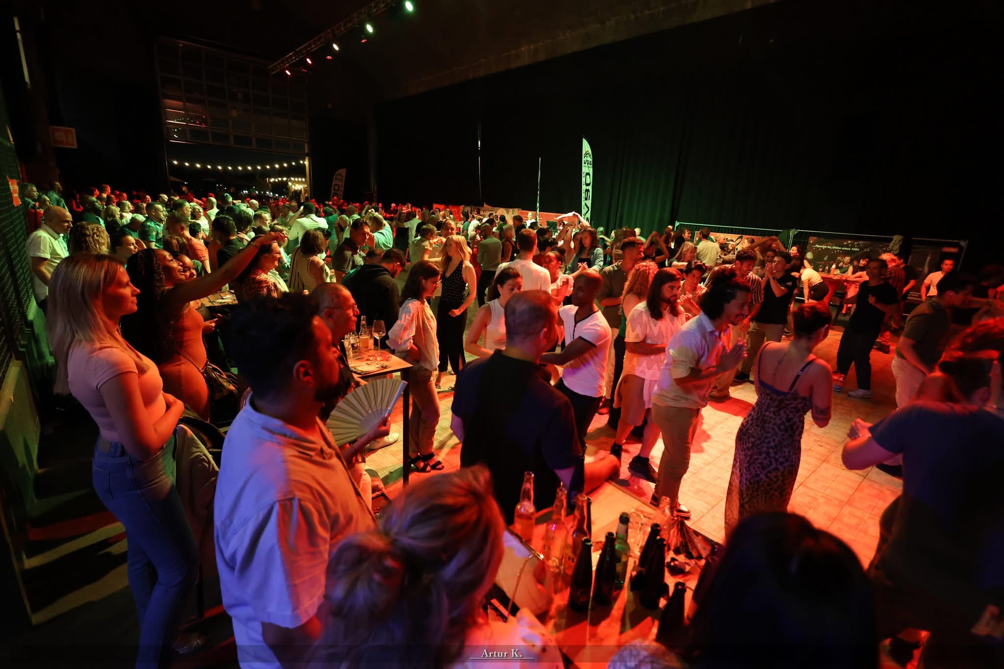 Salsa 2025 Elke Dinsdag! Indoor: Salsa & Latin (Waagnatie) + Outdoor: Kizomba (Zomerbar Gazon)