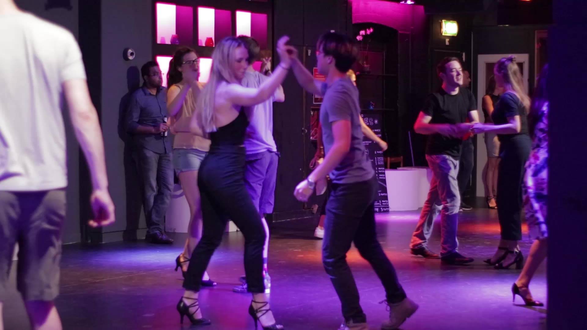 Salsa & Bachata Try-Out Classes in Amsterdam Center