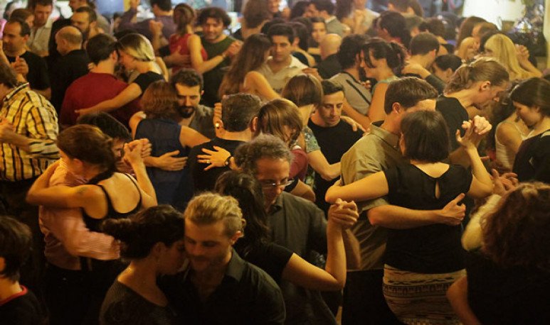 Milonga de Bario de la Tréso Initiation Tango et pratique libre
