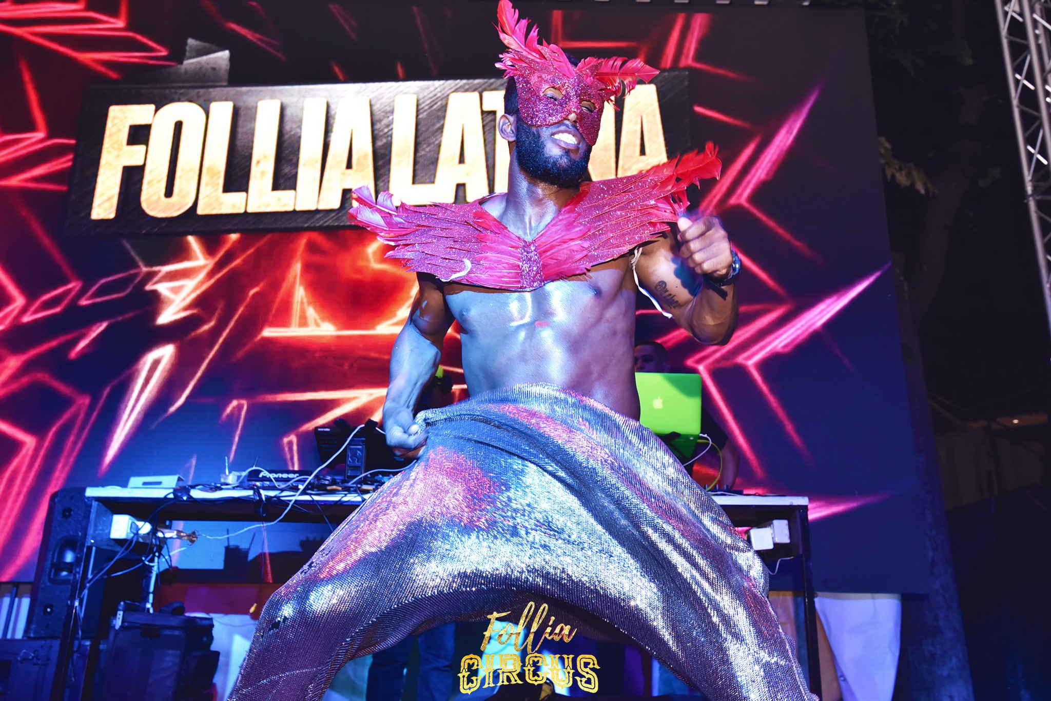 Village ● Follia Latina Circus ● Venerdi 12.07.19