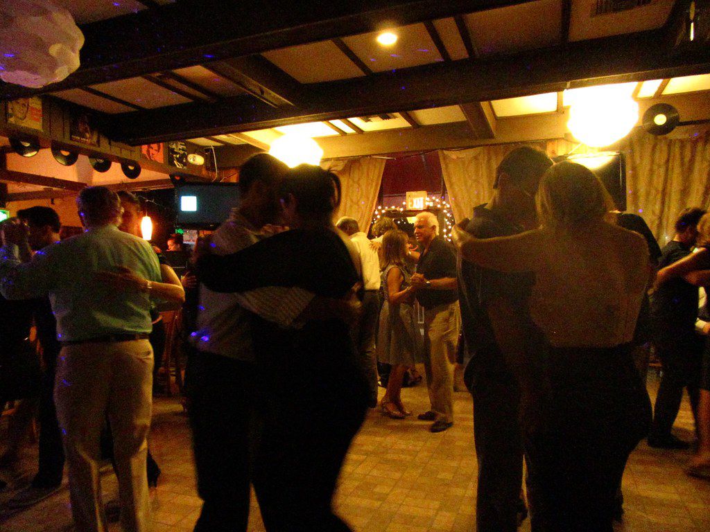 Húsvéti TANGÓ Milonga Győr ápr.17. csüt. 18:15 NÁDOR Irodaközpont