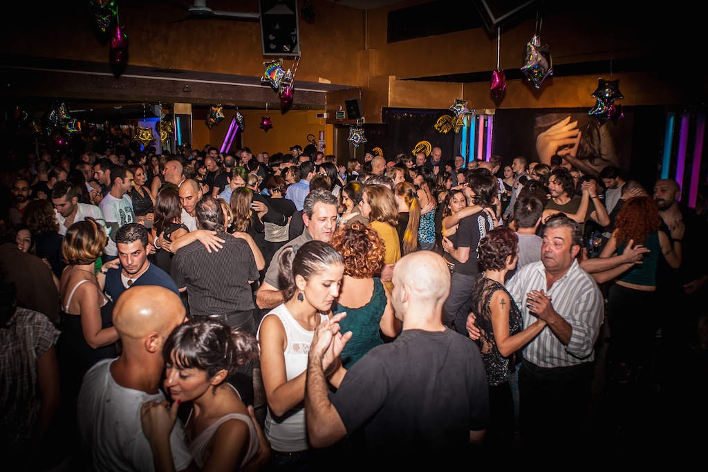 22 Novembre Pueblo Latino - Show Cento per cento Latino e Stage di Pachanga con Oficina de la salsa