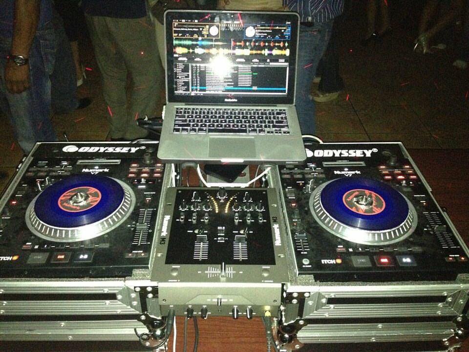 DJ DRO at Salsa