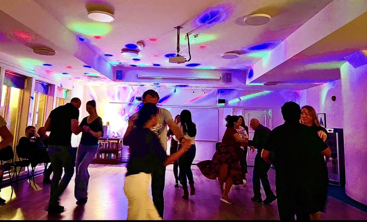 Fredagsdans (Salsa & Bachata socialdans)