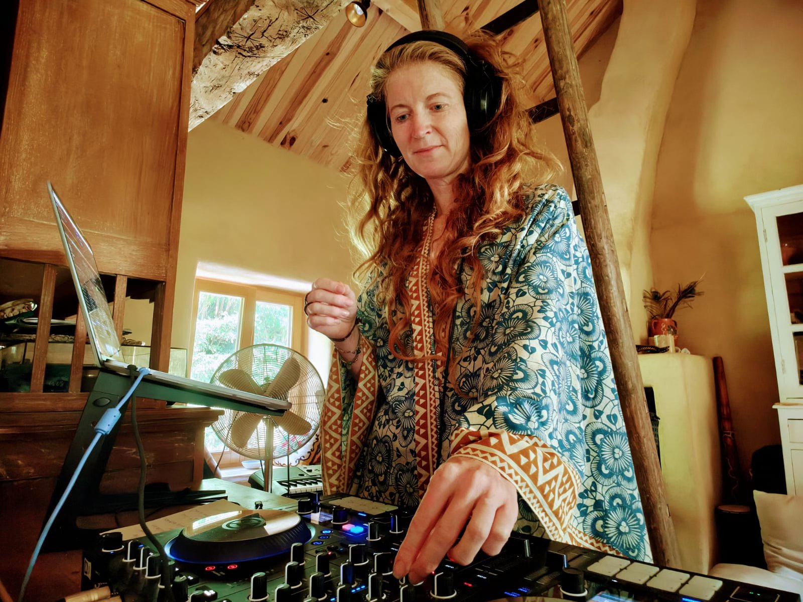 Embodied Dance with DJ Chantal Joan