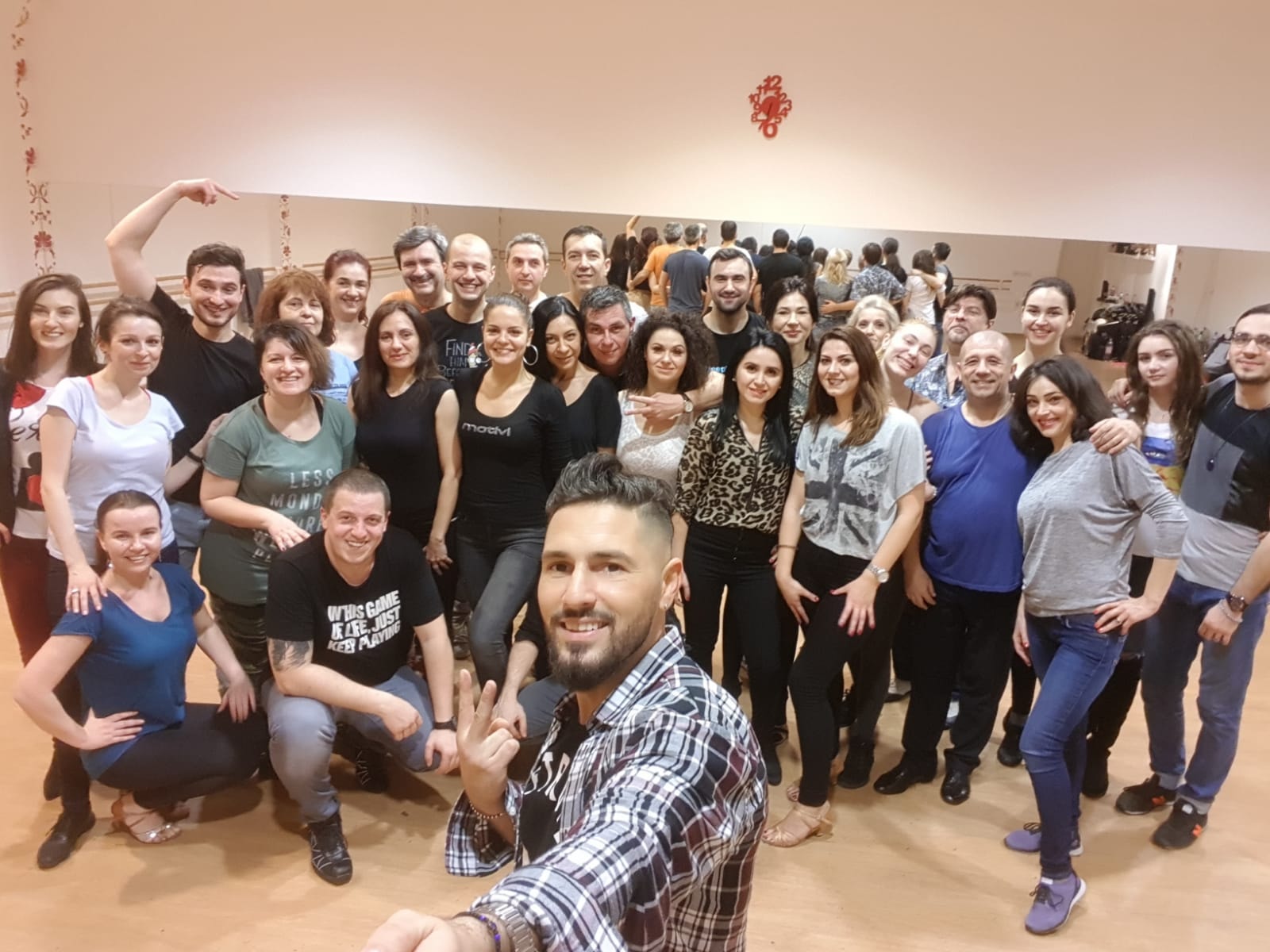 Bachata Practice Party for Everybody with Lorenzo & Irina