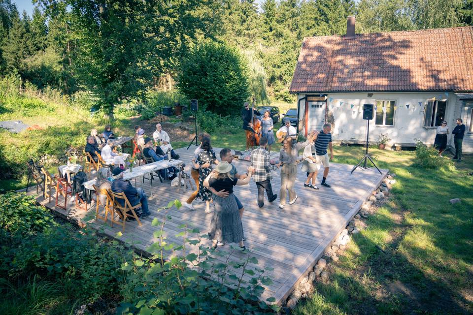 Midsommarswing 2025 -årets mysigaste jazz-och dans evenemang är tillbaka! FULLSATT!!