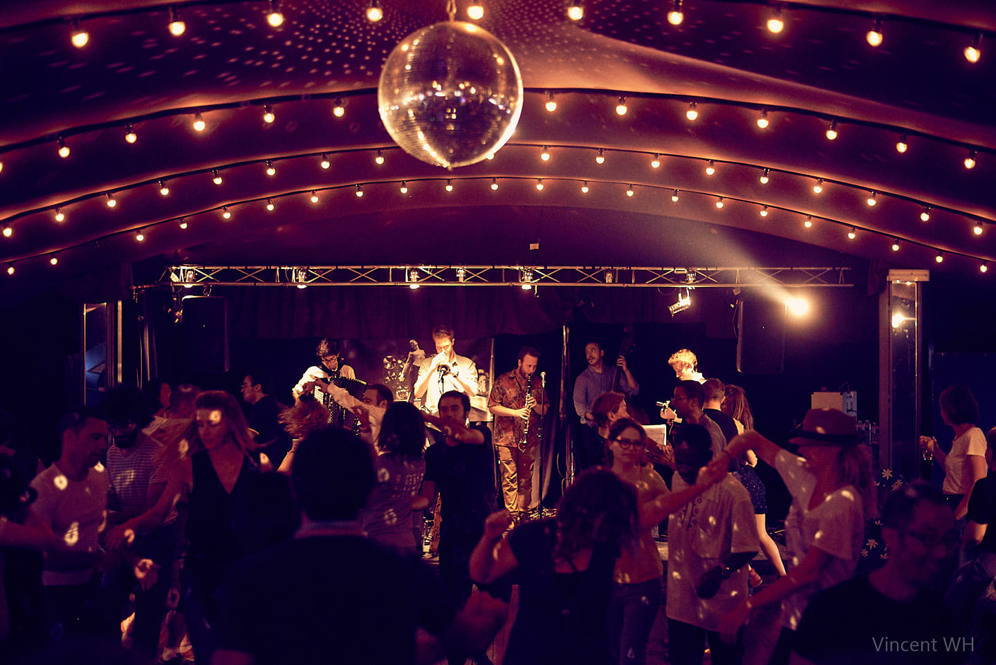 Bal Swing Lindy Hop - Swinguez Moustaches !