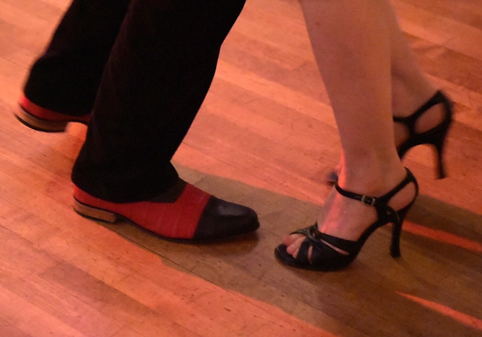 Wednesday Tango: 50 50 w. DJ Kella