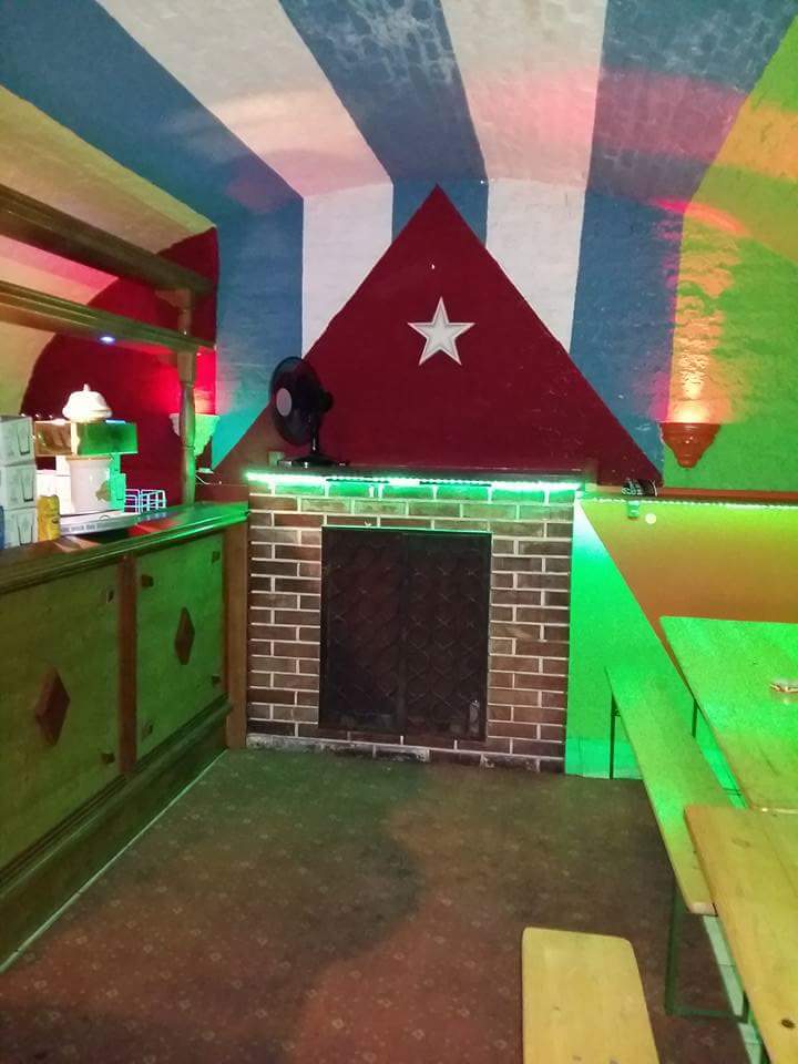 Fiesta latina En Keller del patio de Nando