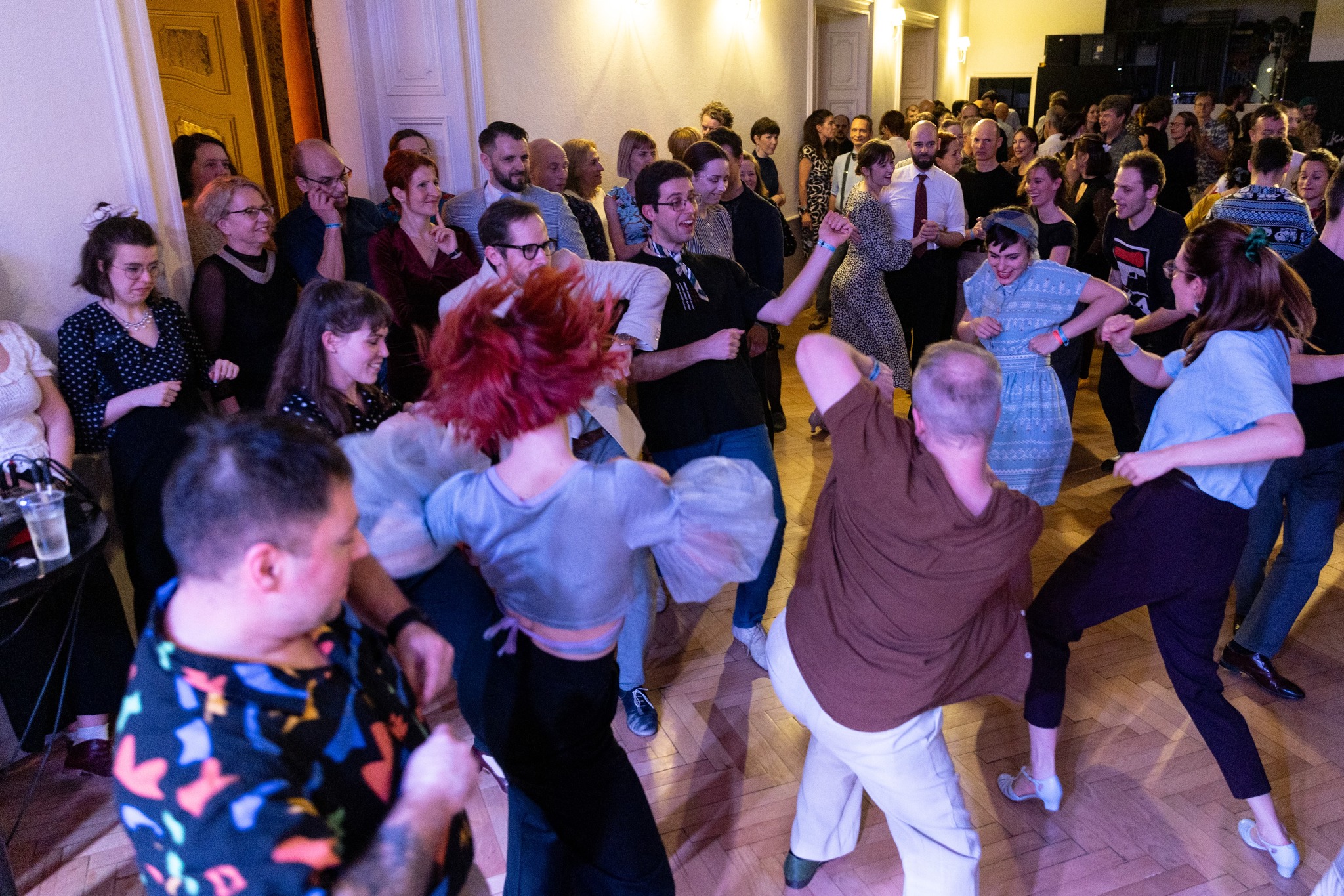 Swing & Social - swing party + bemutató óra