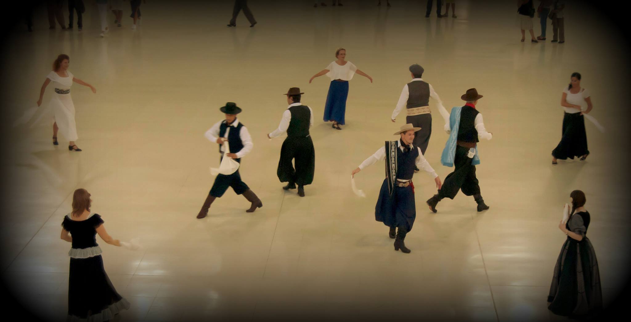 CLASES REGULARES FOLKLORE Y TANGO ARGENTINO BARCELONA