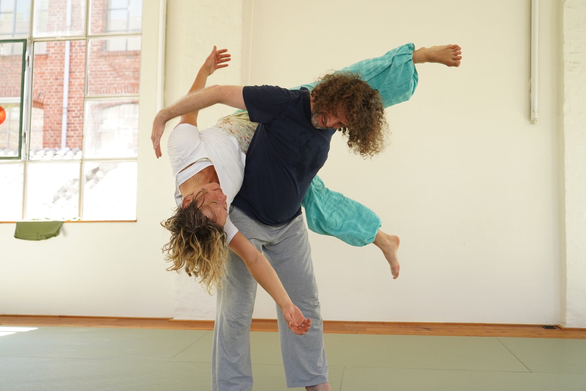 Contact Improvisation Class into Jam: strengthen our sense of connectedness