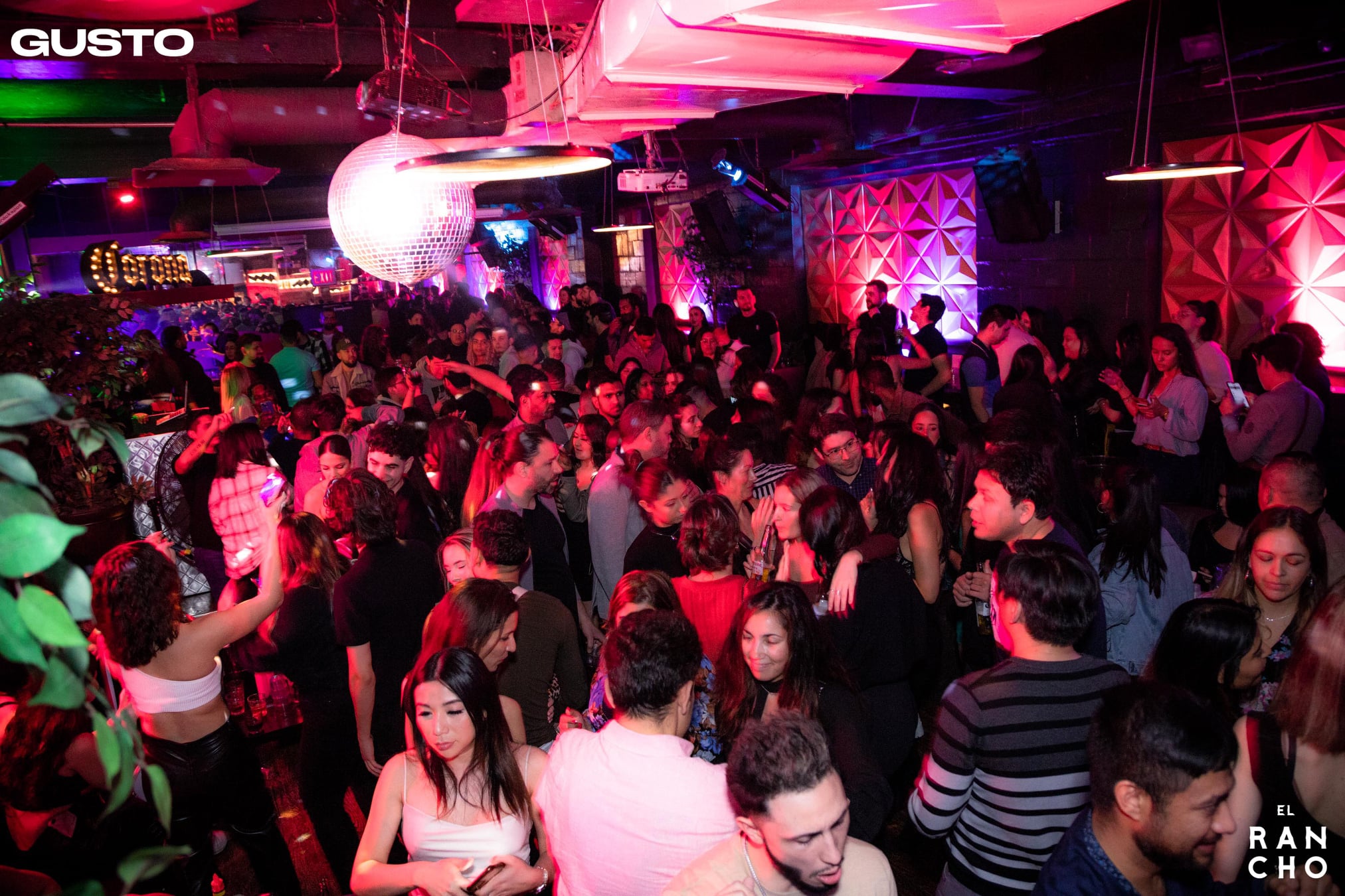 Baila Con Gusto - 3 Rooms 3 Sounds