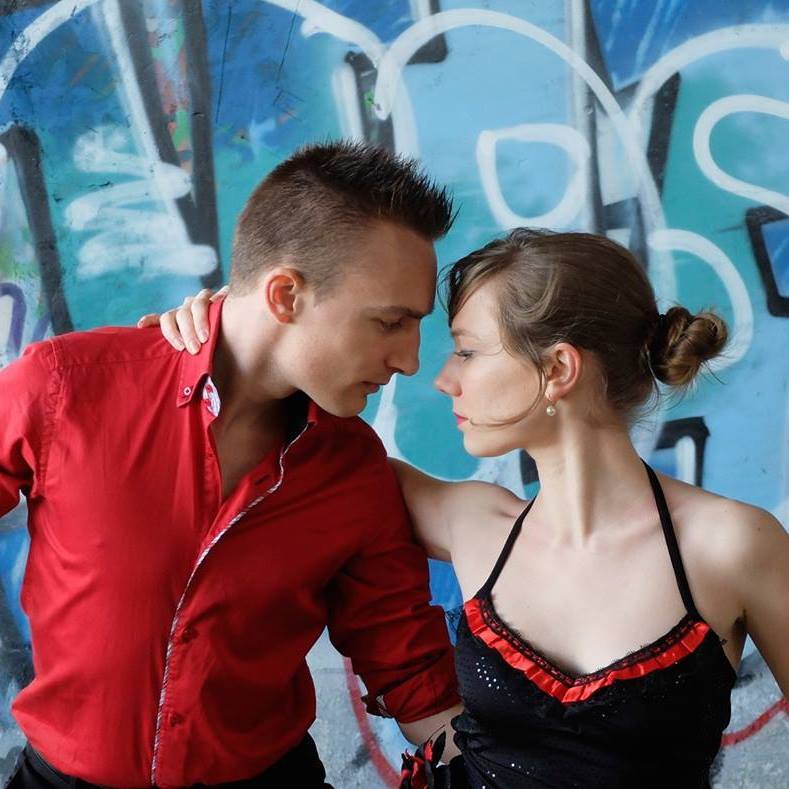 COURS D'ESSAI SALSA BACHATA GRATUIT ( avec Allan et Anne)