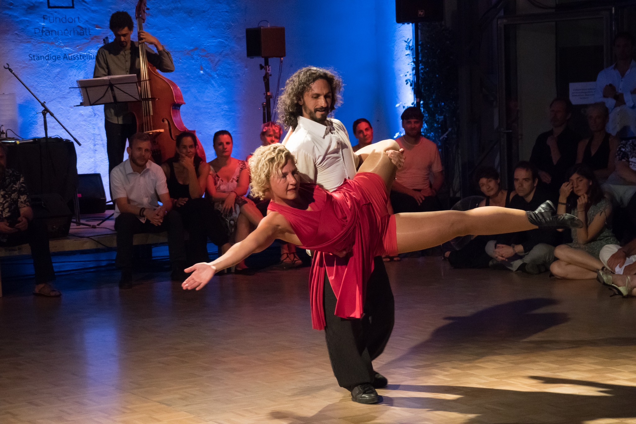 Eze at DansJeVrij - Contact Tango workshop & DJ set