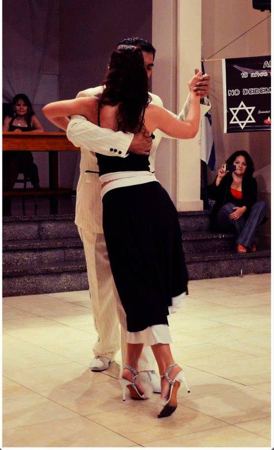 CLASES DE TECNICA DE TANGO, VALS Y MILONGA