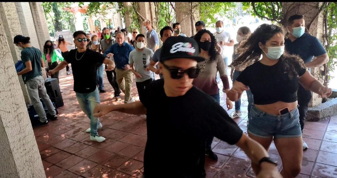 Bachata y Salsa en Parque México