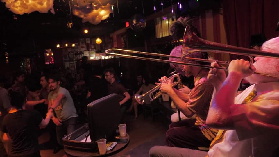 Sunday Gras Swing Dance w Sabertooth Swing