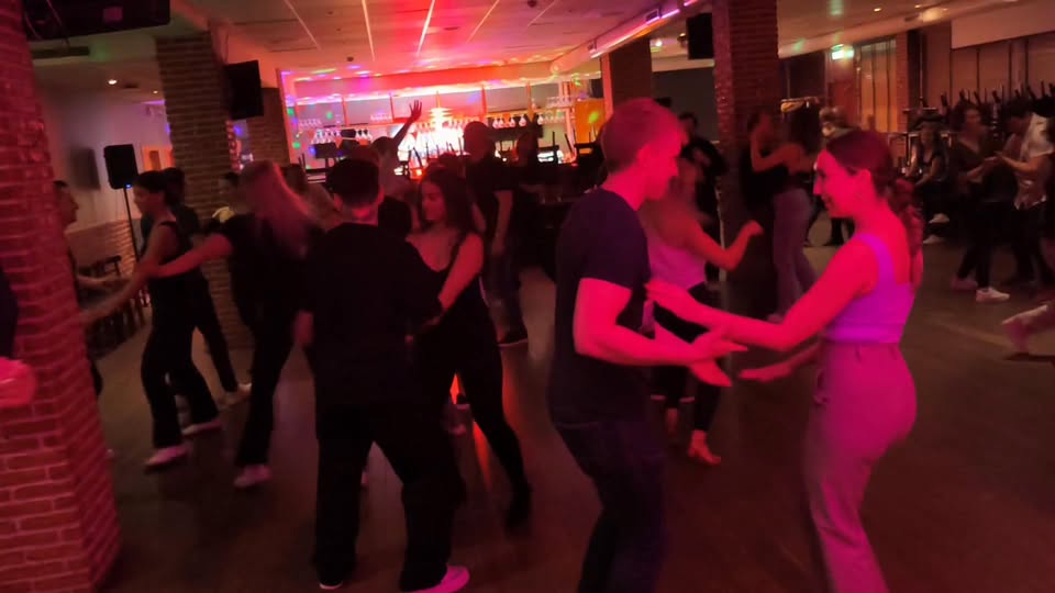 Bachatakvöld á Ölveri