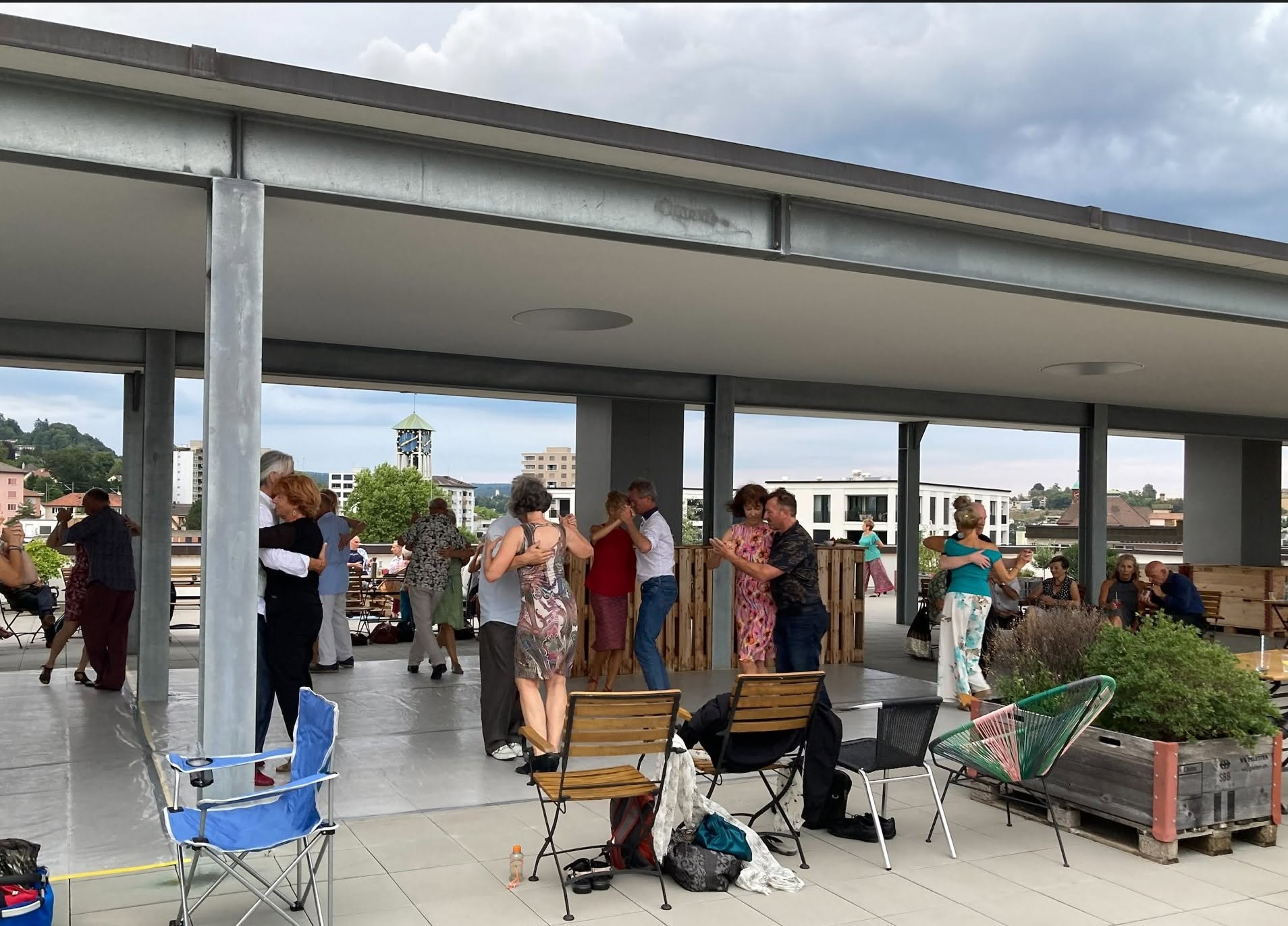 Openair-Milonga auf der Dachterrasse, mit DJ Hermi Hasler