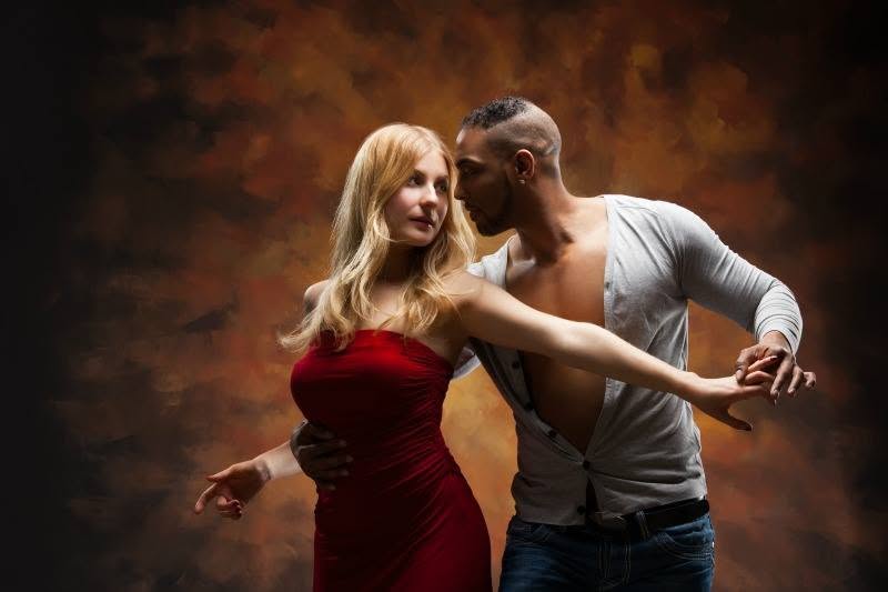★ Intensivkurser i Kizomba (Nybörjare & Fortsättning 1) och Dominikansk Bachata (Basic) - 3h ★ Lördag, Söndag 9-10 Januari ★ Esconde Dance